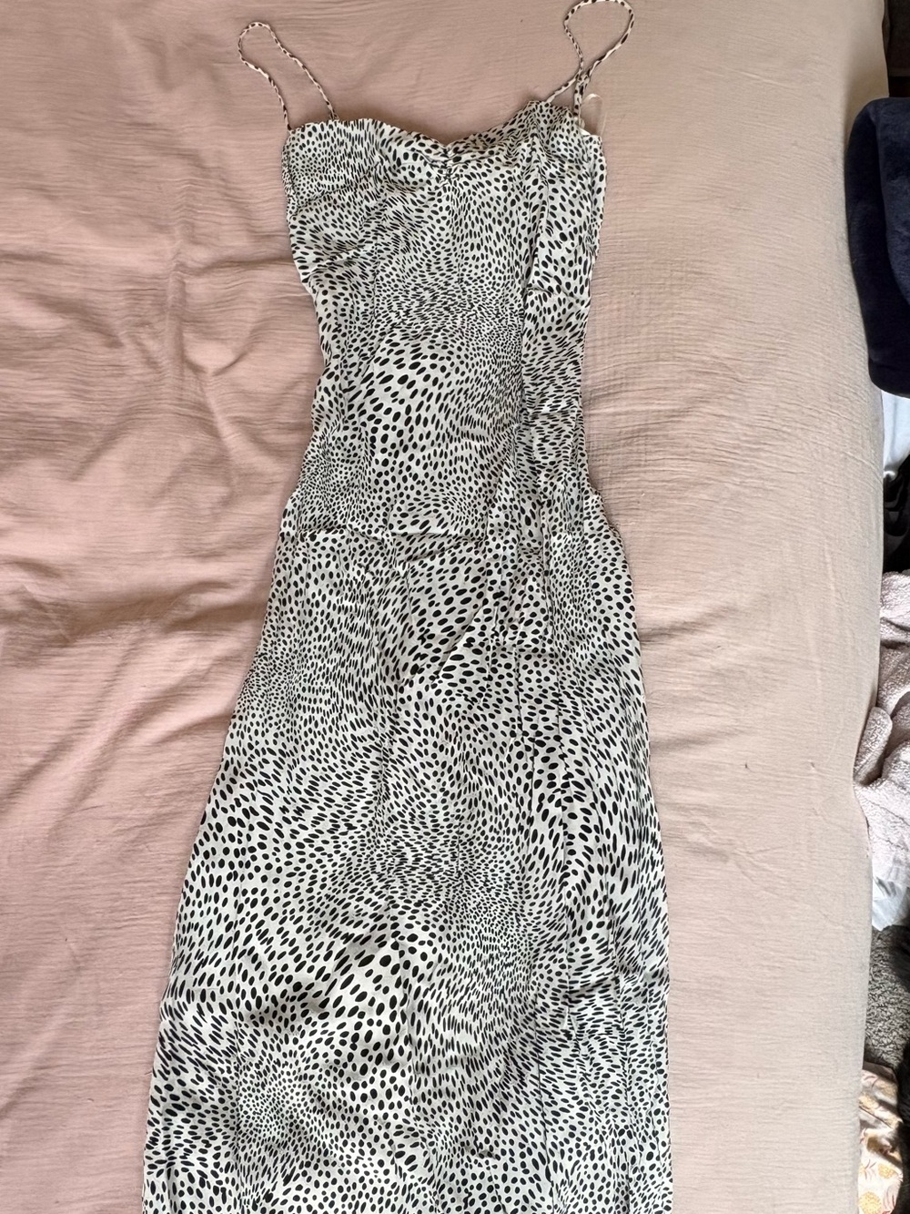 Robe blanche & noire imprimée